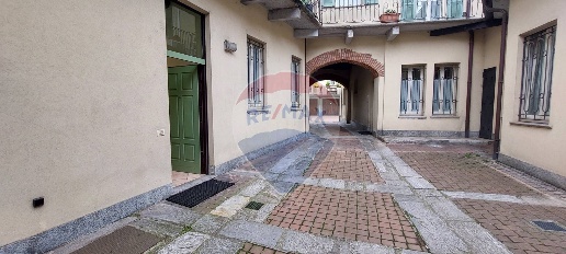 Foto Ufficio in VIA SAN GIULIO, Cassano Magnago di 77 m² con 2 locali