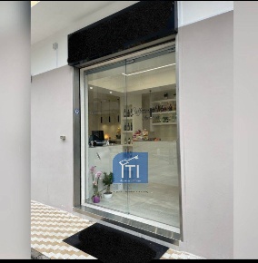 Foto Negozio in Via Giuseppe Di Vittorio, Qualiano di 55 m² in vendita