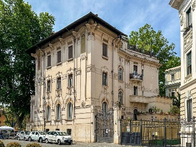 Foto Ufficio in Via Del Tempio, Roma Ghetto - Portico d'Ottavia di 107 m²