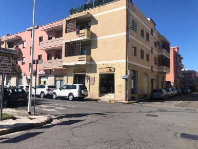 Foto Locale commerciale in Via Fadda, Quartu Sant'Elena Quartu di 160 m²