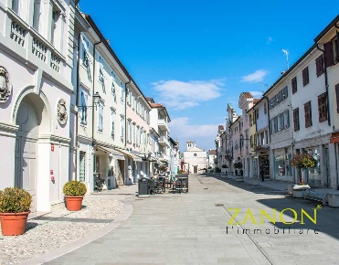 Foto Locale commerciale in Via Ciotti, Gradisca d'Isonzo Centro di 120 m²