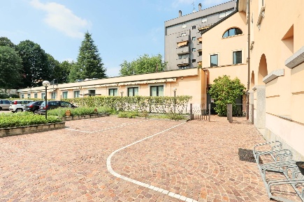Foto Ufficio in Corso Milano, Monza San Carlo - Stazione di 200 m²
