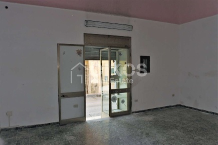 Foto Locale commerciale in Via Aurispa, Noto Centro di 50 m² con 2 locali