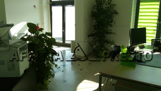 Foto Ufficio a Livorno di 120 m² con 5 locali in affitto