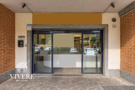Foto Locale commerciale in Via Giorgio Iannicelli, Roma La Giustiniana