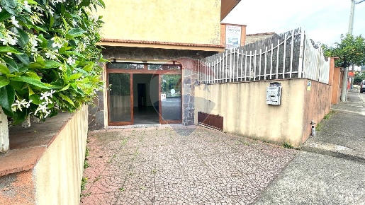 Foto Laboratorio a Villacidro Centro di 50 m² con 1 locali in affitto