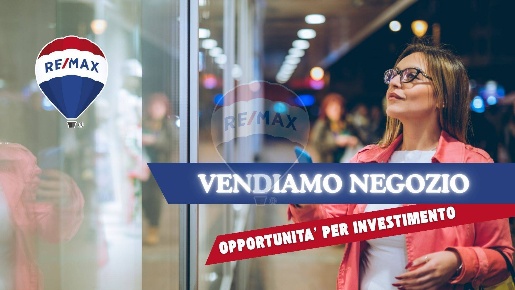 Foto Negozio in Piazza dei Martiri, Belluno Centro di 70 m² con 1 locali