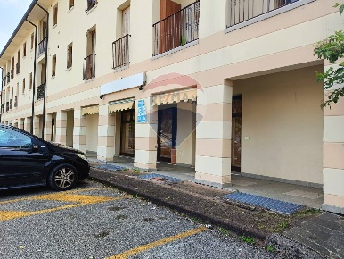 Foto Locale commerciale in Corte Della Seta, Sernaglia della Battaglia