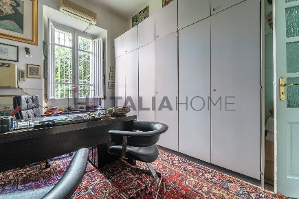 Foto Locale commerciale in VIa Dante, Cagliari Sonnino di 141 m² in vendita