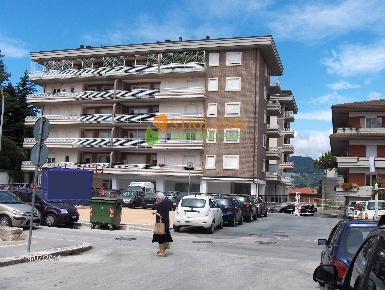 Foto Locale commerciale in centro, Isernia Centro di 900 m² con 1 locali