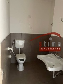 Foto Locale commerciale in via tevere, Siracusa Gelone - Cadorna di 120 m²