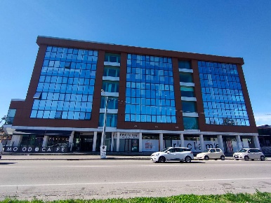 Foto Negozio in via Passerini, Tradate Centro di 285 m² in affitto