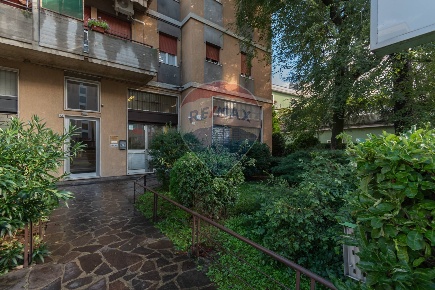 Foto Locale commerciale in Via Paolo Cuzzetti, Brescia Casazza di 217 m²