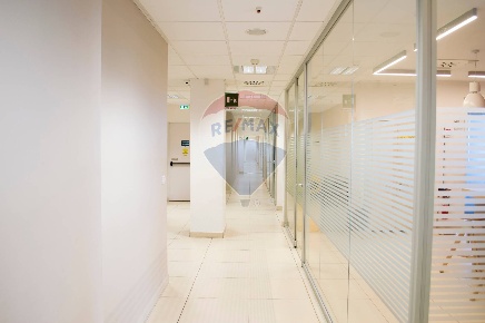 Foto Ufficio in Via Mazzitelli, Bari Poggiofranco di 1055 m² in vendita