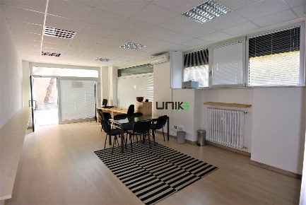 Foto Attività commerciale a Porto San Giorgio di 41 m² con 2 locali