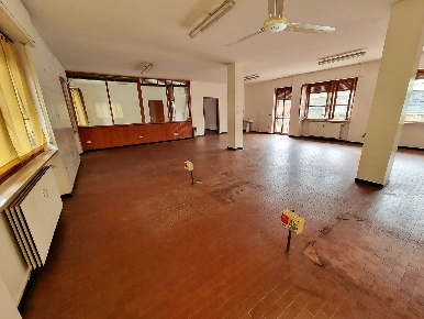 Foto Locale commerciale in Corso Carlo Marx, Alessandria Cristo di 250 m²
