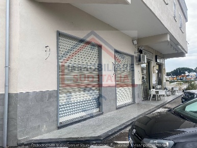 Foto Negozio in via madonna del pantano, Giugliano in Campania Varcaturo