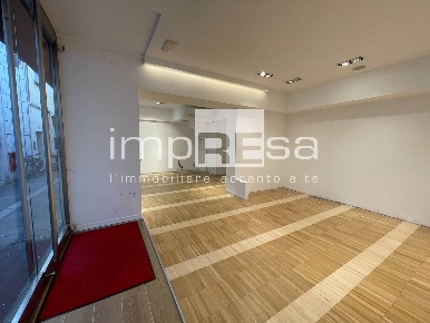 Foto Negozio in vicolo Broli, Treviso Piazza dei Signori di 120 m²