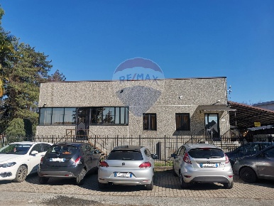 Foto Laboratorio in VIA PER SAMARATE, Busto Arsizio Redentore di 400 m²