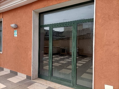 Foto Ufficio in Via Zingaropoli, San Giorgio Ionico di 672 m² con 8 locali