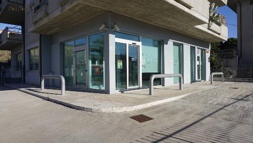 Foto Locale commerciale in via Valtesino, Grottammare Centro di 150 m²
