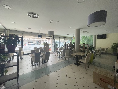 Foto Attività commerciale in Via F. Turati, Giulianova Centro di 260 m²