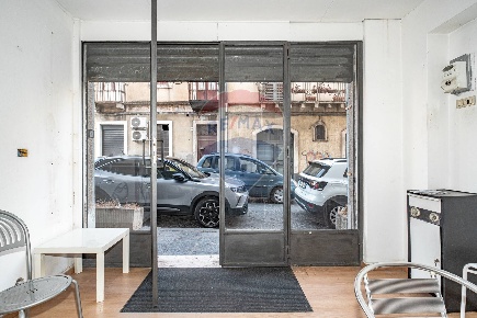 Foto Locale commerciale in via marchese di san giuliano, Acireale di 21 m²
