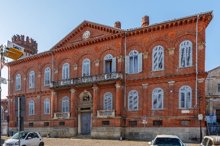 Foto Attività commerciale in Piazza Martiri della Libertà, Favria Centro