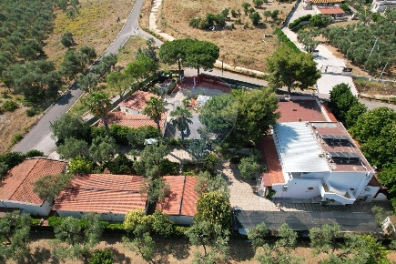 Foto Hotel in Località Montincello, Vieste di 810 m² con 28 locali