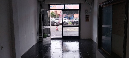 Foto Negozio in via Temistocle Calzecchi Onesti, Roma San Paolo di 31 m²