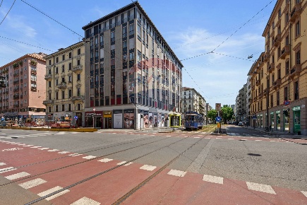Foto Locale commerciale in Piazza Santa Francesca Romana, Milano Morgagni
