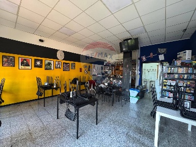 Foto Locale commerciale in Via Concetto Marchesi, Catania di 130 m²