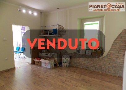Foto Locale commerciale in Piazza Kennedy, Spinetoli Pagliare di 80 m²