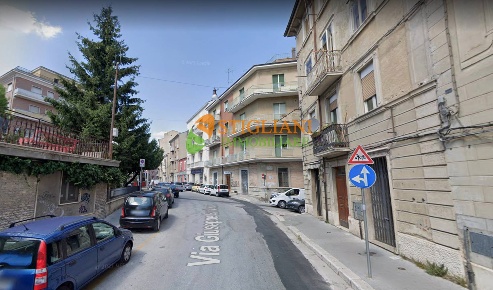 Foto Locale commerciale in via Garibaldi, Campobasso Semicentro di 30 m²