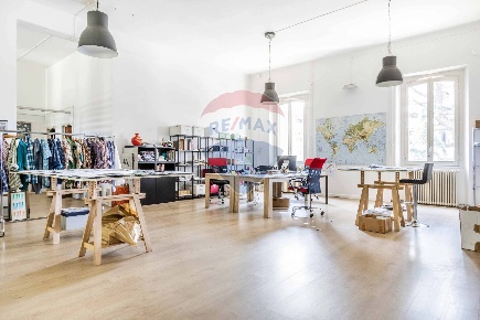 Foto Ufficio in CORSO LEONARDO DA VINCI, Gallarate Arnate di 500 m²