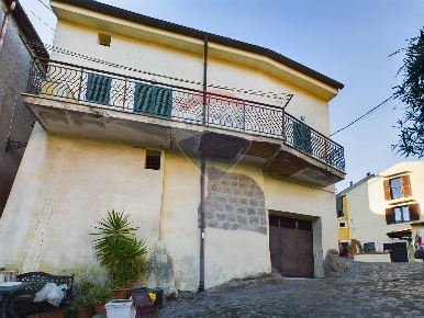 Foto Casa indipendente in via zuccari, Campagnano di Roma Centro di 120 m²