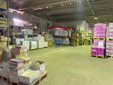 Foto Attività commerciale in Contrada Fontanelle, Caltanissetta di 740 m²