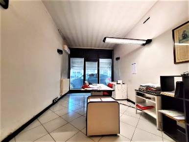 Foto Attività commerciale in Via Poletti, Ferrara Ippodromo di 300 m²
