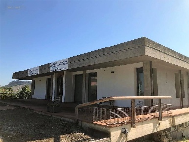 Foto Locale commerciale in Via del progresso, Canzano di 285 m² in vendita