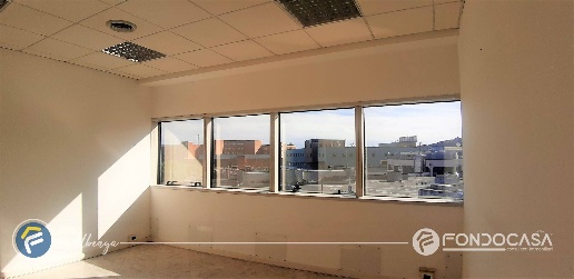 Foto Ufficio in Regione Bagnoli, Albenga Centro di 30 m² con 1 locali