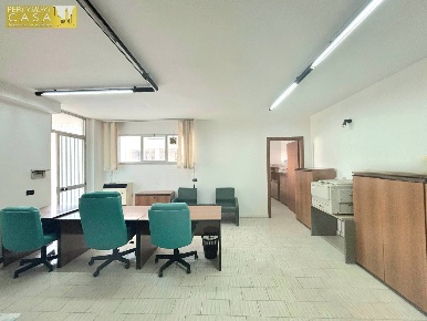 Foto Ufficio in Via Duca Degli Abruzzi, Montorio al Vomano di 60 m²
