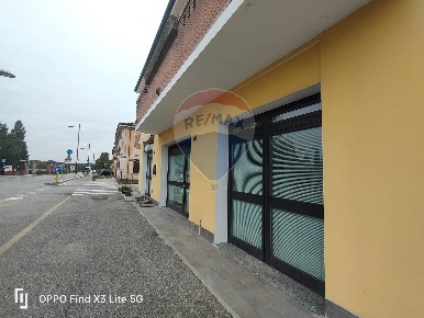 Foto Negozio in Corso Italia, Terre del Reno Mirabello di 50 m² in affitto