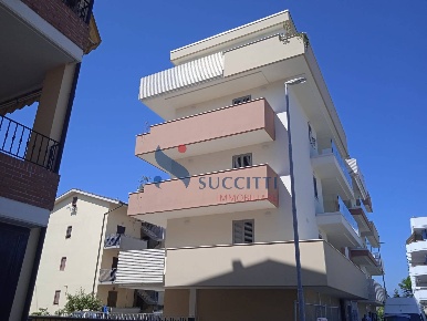 Foto Appartamento in via Rovigo, Alba Adriatica Lungomare Marconi di 66 m²