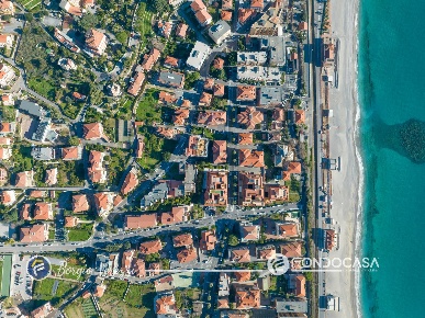 Foto Attività commerciale in Via Matteotti, Borgio Verezzi Borgio di 50 m²
