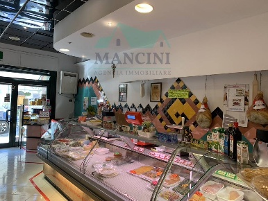 Foto Attività commerciale in lavoro, Jesi Viale del Lavoro di 93 m²