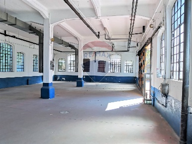 Foto Ufficio in VIA RUCELLAI, Varese Bosto di 765 m² con 7 locali
