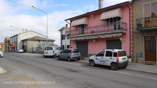 Foto Locale commerciale a Castel Giorgio di 128 m² con 1 locali in vendita
