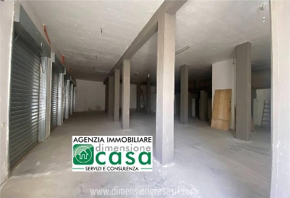 Foto Magazzino in Viale dei Platani, San Cataldo di 415 m² in vendita