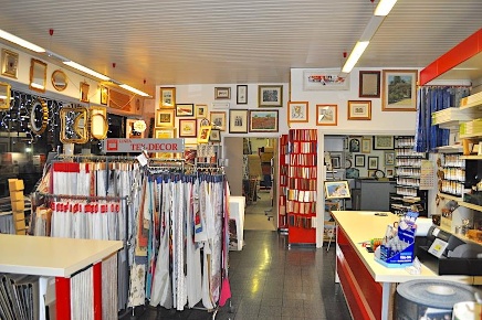 Foto Attività commerciale a Chiusi di 400 m² con 3 locali in vendita