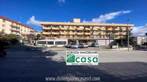 Foto Locale commerciale in Via Borremans 21, Caltanissetta Centro di 241 m²
